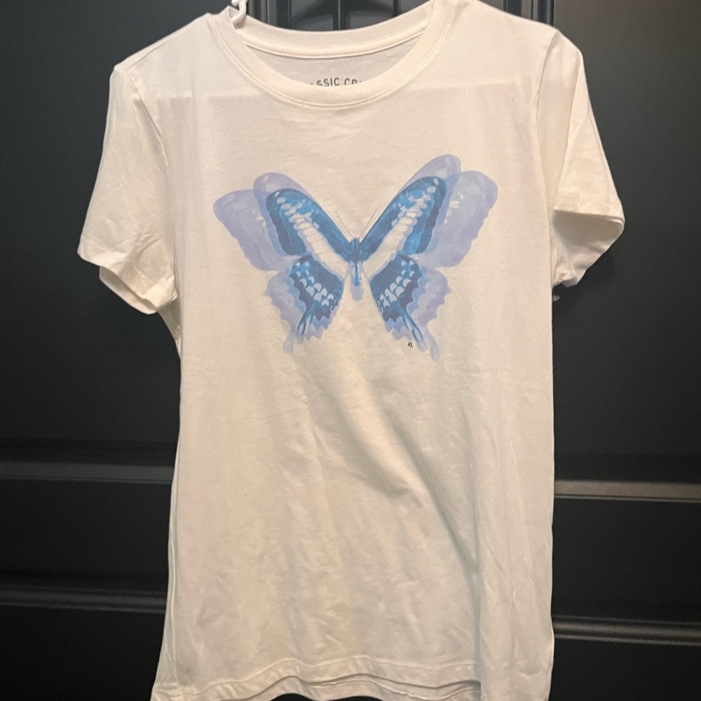 Never worn T Shirt XL white with butterfly